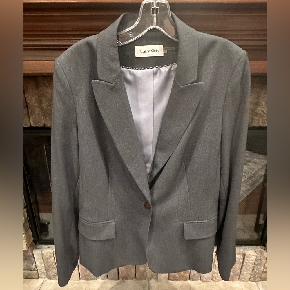 Calvin Klein size 12 gray jacket know what tag
